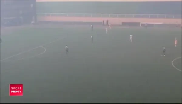 Momente teribile la un meci din Brazilia! Incendiile din Amazon au ajuns aproape de stadion iar partida a fost oprita din cauza fumului! VIDEO