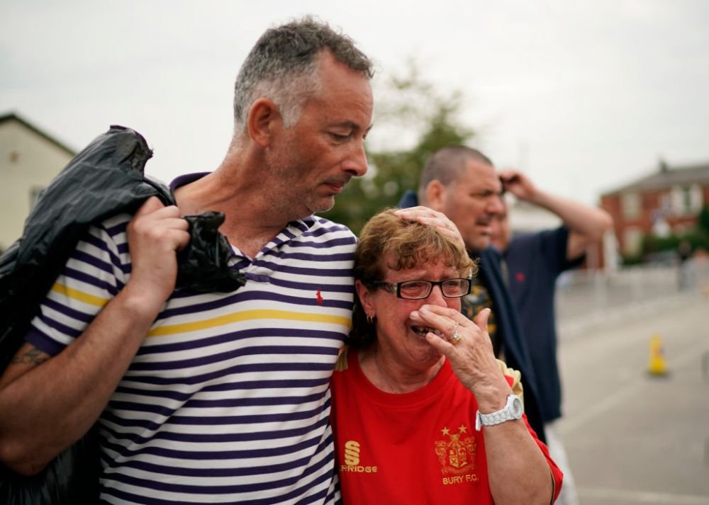SOC in Anglia! Un club vechi de 134 de ani a fost desfiintat! Fanii au inceput sa planga in fata stadionului. FOTO_8