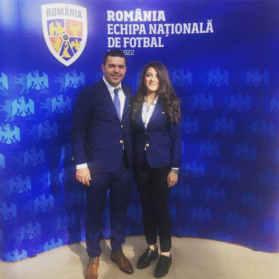 Burli's Angels: ajutoare de baza pentru seful FRF. :) Cine sunt cele mai frumoase angajate ale Federatiei_12