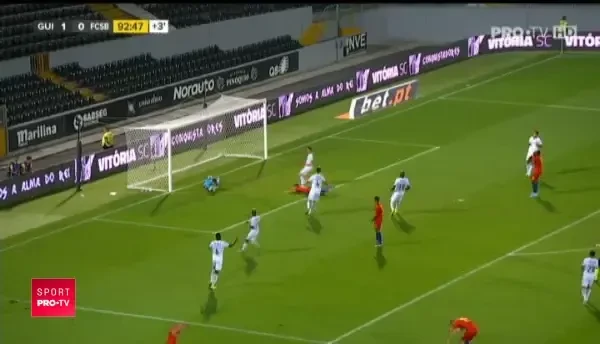 Ultima sansa, ultima ocazie! Cristea trimite cu capul, dar Douglas prinde si FCSB pierde calificarea in grupele UEL. VIDEO