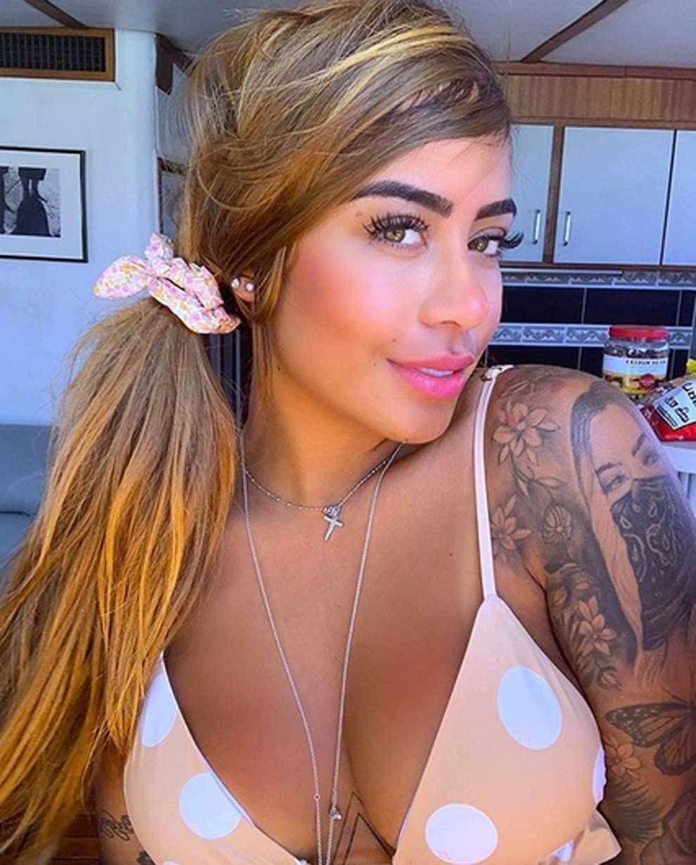 GALERIE FOTO | Imagini incendiare cu sora lui Neymar care este cuplata cu un jucator al lui Inter Milano_3