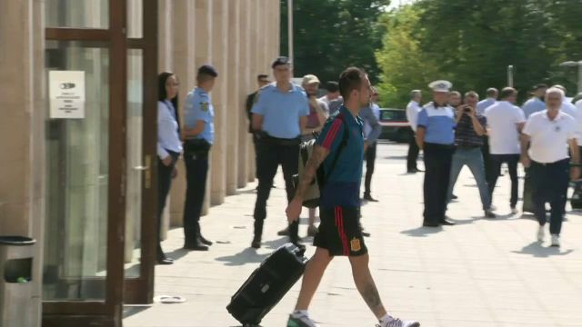 Nationala de 1 MILIARD a Spaniei a ajuns la Bucuresti, pe aeroportul Baneasa! Galerie FOTO_5