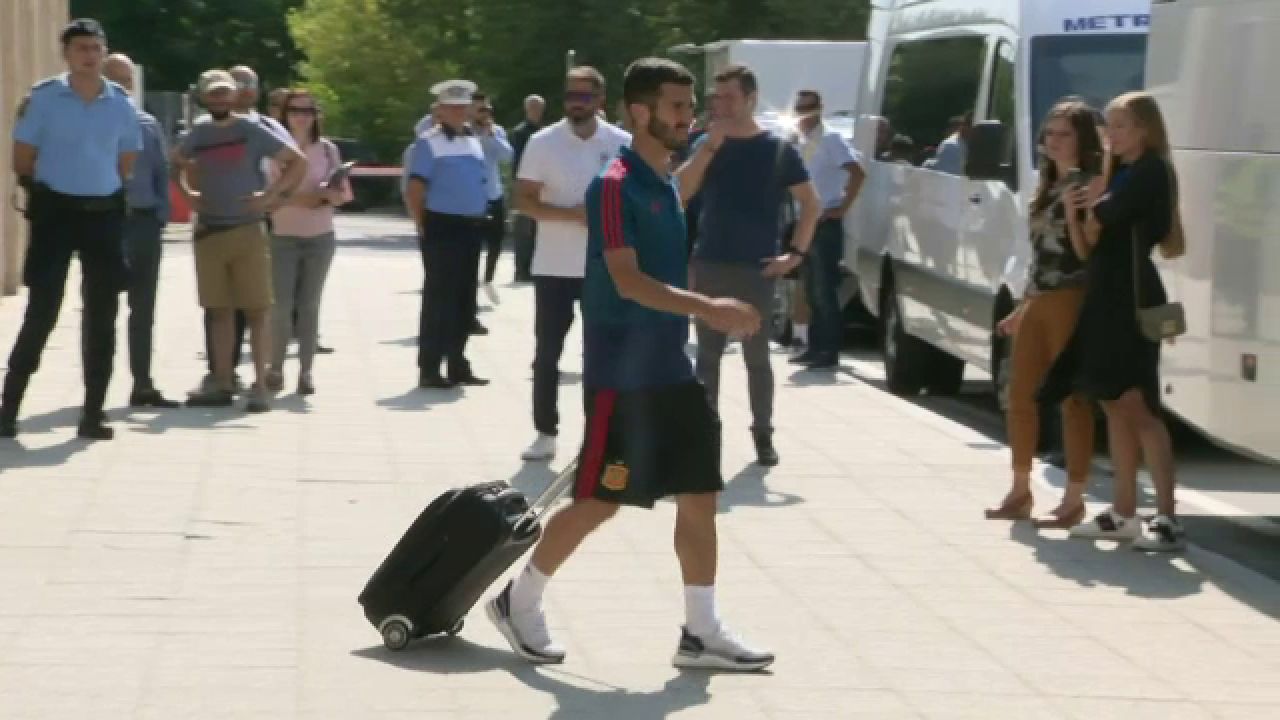 Nationala de 1 MILIARD a Spaniei a ajuns la Bucuresti, pe aeroportul Baneasa! Galerie FOTO_8