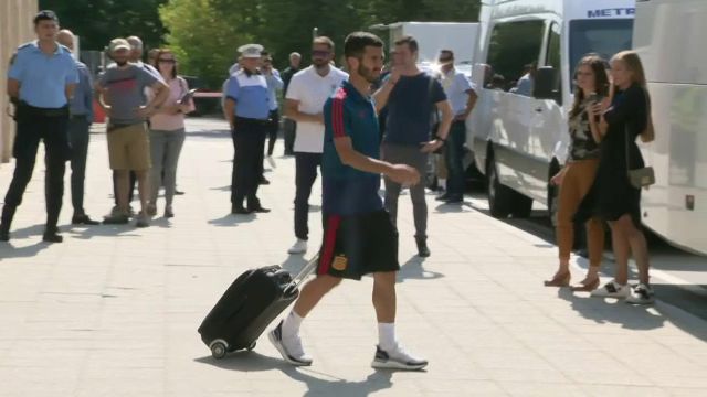 Nationala de 1 MILIARD a Spaniei a ajuns la Bucuresti, pe aeroportul Baneasa! Galerie FOTO_8