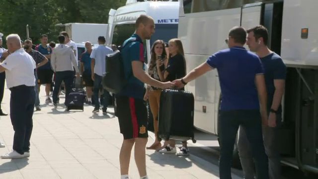 Nationala de 1 MILIARD a Spaniei a ajuns la Bucuresti, pe aeroportul Baneasa! Galerie FOTO_9