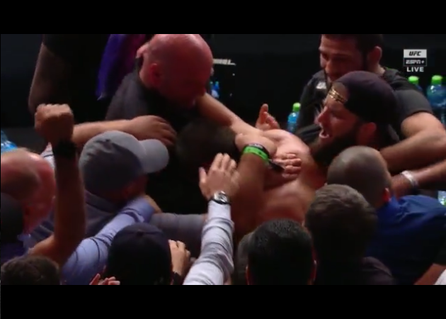Khabib Nurmagomedov l-a DISTRUS pe Dustin Poirier in primul meci dupa lupta cu Conor McGregor. KO in runda 3_5