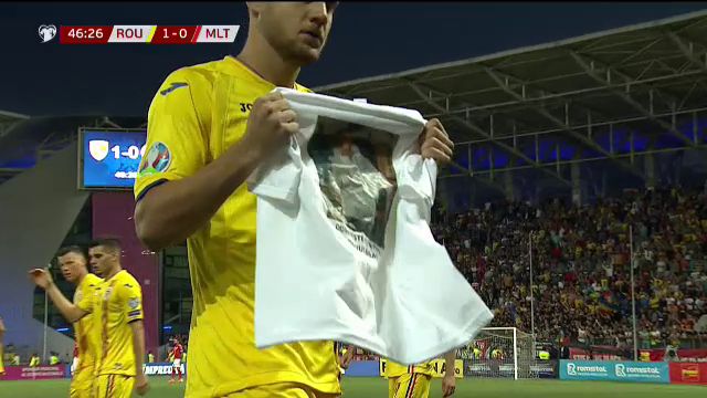 ROMANIA - MALTA: Cui i-a dedicat George Puscas golul! Atacantul a luat un tricou si l-a aratat catre camera! FOTO_9