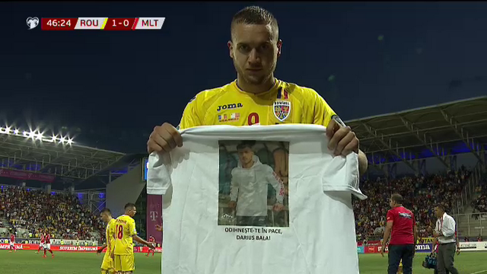 ROMANIA - MALTA: Cui i-a dedicat George Puscas golul! Atacantul a luat un tricou si l-a aratat catre camera! FOTO_14