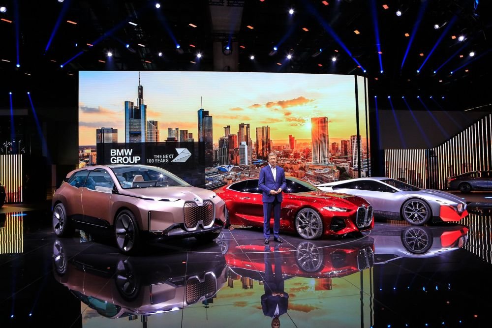 Masina de la BMW care a atras toate privirile la Salonul Auto de la Frankfurt. Cum arata Concept 4. FOTO_18