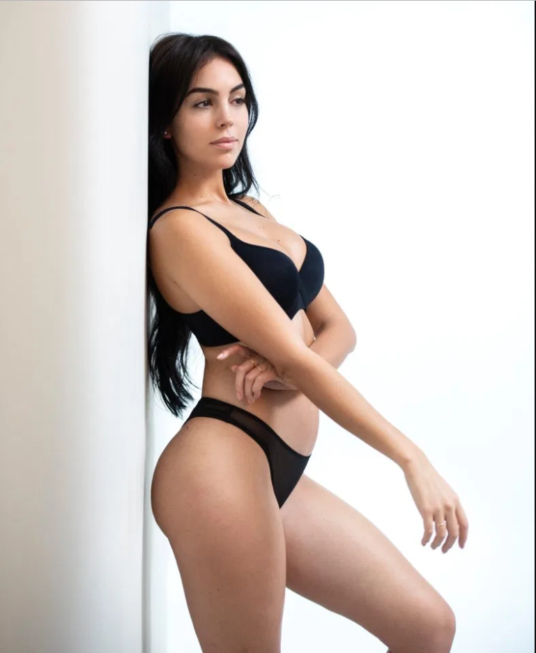 Viata Georginei Rodriguez, o adevarata aventura! De la bona, la vanzatoare si acum viitoare sotie a lui Cristiano Ronaldo: O sa ne casatorim, e visul mamei mele