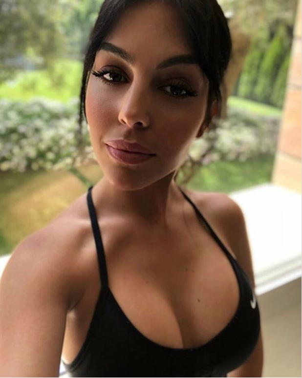 Viata Georginei Rodriguez, o adevarata aventura! De la bona, la vanzatoare si acum viitoare sotie a lui Cristiano Ronaldo: 