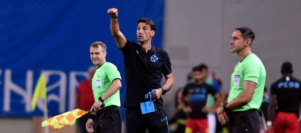 Nu pot sa-l puna nici secund pentru ca n-are nicio diploma! :) Situatie incredibila pentru FCSB! Nu stiu cum sa-l angajeze