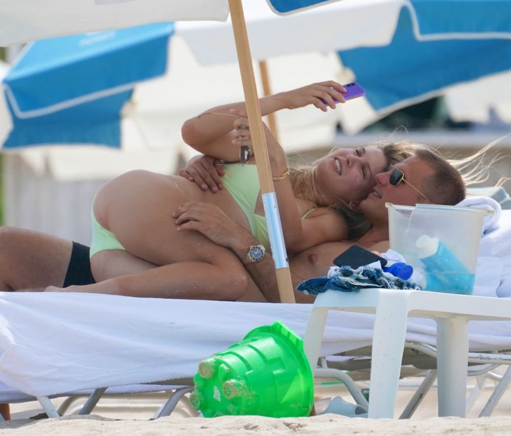 Cine e milionarul care o consoleaza pe Eugenie Bouchard dupa 12 infrangeri la rand. Au aparut pentru prima data in public. FOTO_5