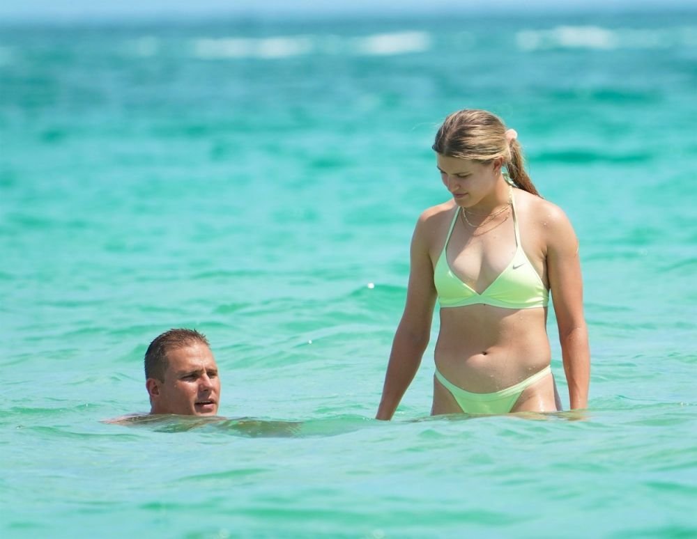 Cine e milionarul care o consoleaza pe Eugenie Bouchard dupa 12 infrangeri la rand. Au aparut pentru prima data in public. FOTO_6