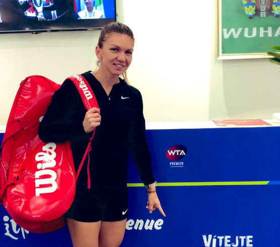 SIMONA HALEP WUHAN | Chinezii stiu sa intampine sportivii! Primire neasteptata pentru Simona Halep la Wuhan: Va multumesc! . FOTO