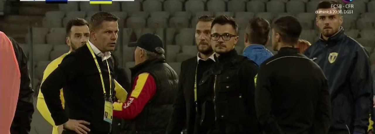 U CLUJ - PETROLUL 4-0 | Flavius Stoican a facut SCANDAL la CLUJ! A protestat vehement la adresa arbitrilor! Scene HALUCINANTE pe Cluj Arena! FOTO_2