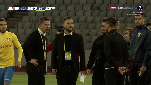 U CLUJ - PETROLUL 4-0 | Flavius Stoican a facut SCANDAL la CLUJ! A protestat vehement la adresa arbitrilor! Scene HALUCINANTE pe Cluj Arena! FOTO_8