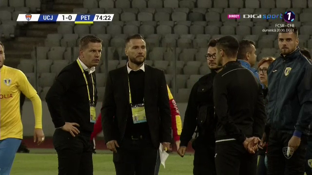 U CLUJ - PETROLUL 4-0 | Flavius Stoican a facut SCANDAL la CLUJ! A protestat vehement la adresa arbitrilor! Scene HALUCINANTE pe Cluj Arena! FOTO_9