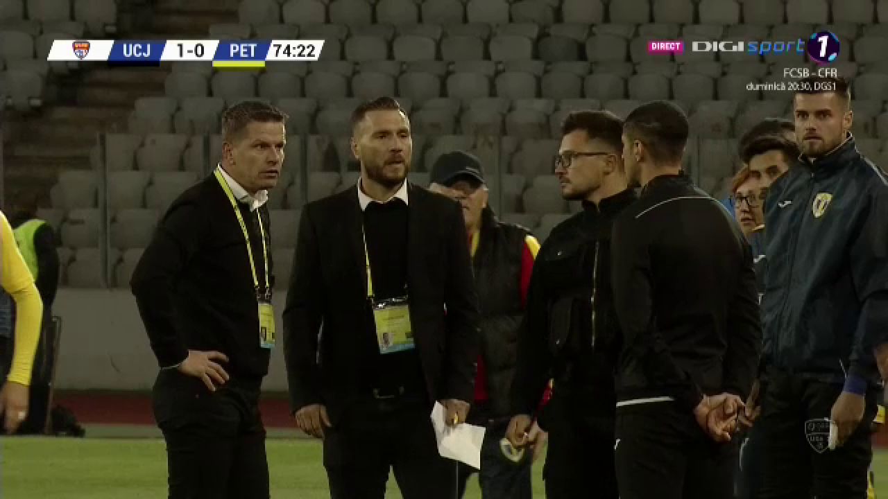 U CLUJ - PETROLUL 4-0 | Flavius Stoican a facut SCANDAL la CLUJ! A protestat vehement la adresa arbitrilor! Scene HALUCINANTE pe Cluj Arena! FOTO_11