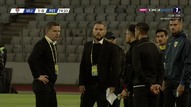 U CLUJ - PETROLUL 4-0 | Flavius Stoican a facut SCANDAL la CLUJ! A protestat vehement la adresa arbitrilor! Scene HALUCINANTE pe Cluj Arena! FOTO_15