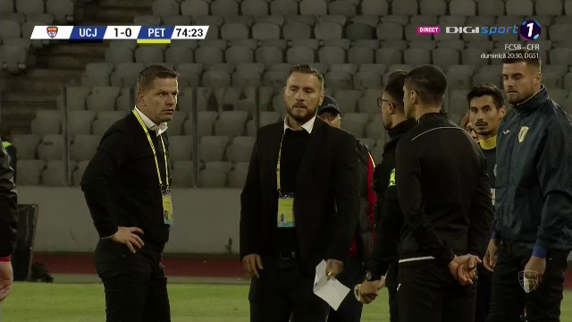 U CLUJ - PETROLUL 4-0 | Flavius Stoican a facut SCANDAL la CLUJ! A protestat vehement la adresa arbitrilor! Scene HALUCINANTE pe Cluj Arena! FOTO_16