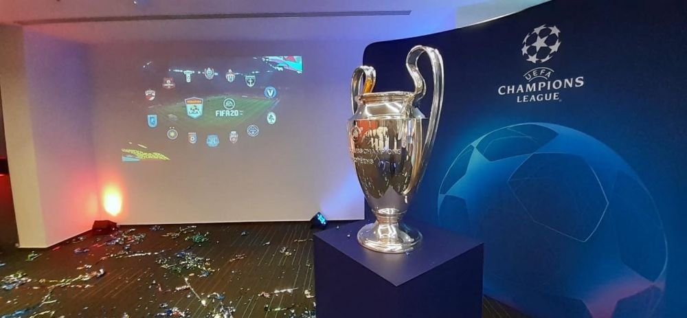 FABULOS! Au adus TROFEUL CHAMPIONS LEAGUE la evenimentul de lansare FIFA 20 la Bucuresti!!! De azi poti sa joci FIFA cu FCSB, CFR, Dinamo, Craiova sau Viitorul