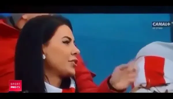 Sotia lui Hanca a comis-o din nou: viralul saptamanii in Polonia! Cum a reactionat cand a vazut ca e filmata. VIDEO