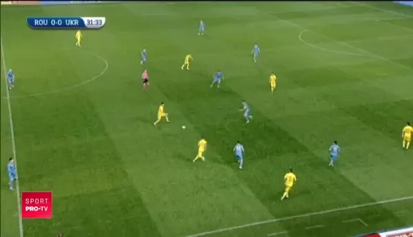 Romania U21 - Ucraina U21 | Morutan este impins in careul advers, dar arbitrul nu da nimic