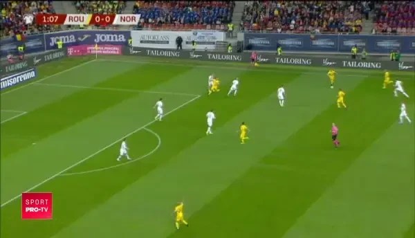 ROMANIA - NORVEGIA: Puscas trimite pe langa poarta in minutul 2!