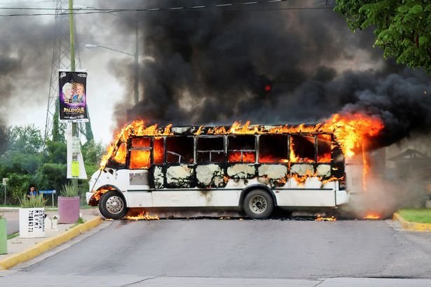 Atentie, detalii si imagini halucinante! Fiul lui El Chapo, arestat si ELIBERAT dupa ce politia a fost atacata de traficanti! S-au temut de un masacru_2