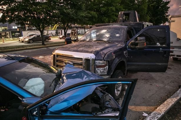 Atentie, detalii si imagini halucinante! Fiul lui El Chapo, arestat si ELIBERAT dupa ce politia a fost atacata de traficanti! S-au temut de un masacru_5