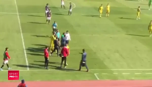 "U" CLUJ - CS MIOVENI 2-2 | Falub a luat FOC la finalul partidei si a sarit sa ia la bataie un jucator! "Daca are vreo problema, o rezolvam!" FOTO