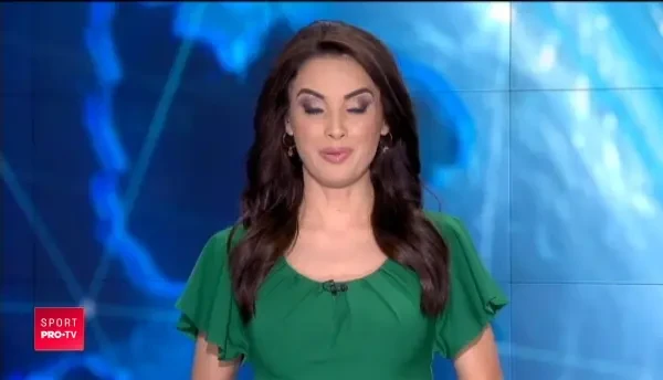 FABULOS! Sotia lui Valahu se antreneaza la taiat lemne pentru mondialul de skandenberg