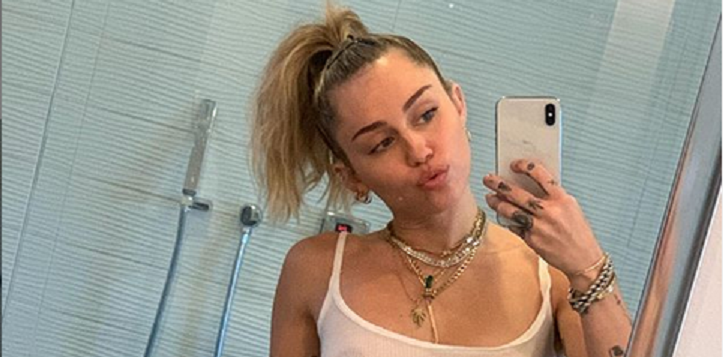 S-a vazut TOT prin bluza! Postarea INTERZISA pentru care Miley Cyrus a fost avertizata de Instagram