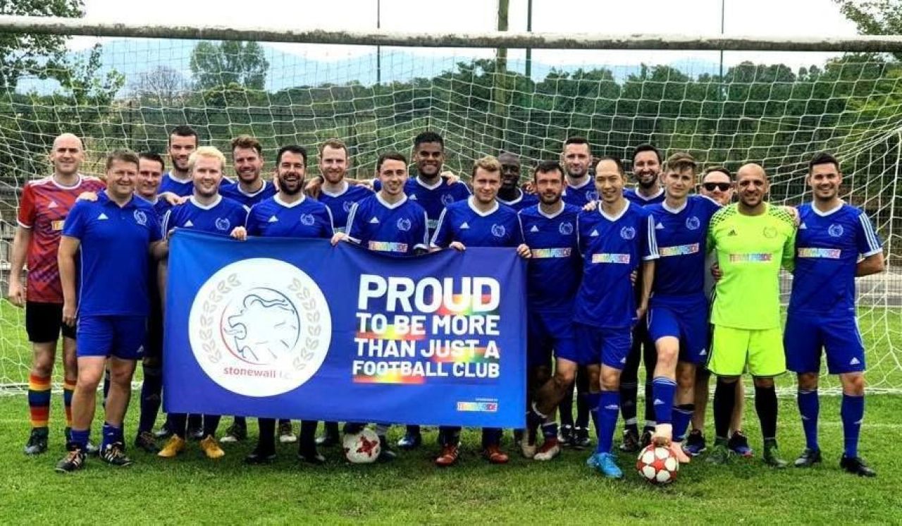 Cel mai de succes club de fotbal LGBT+ din lume vine din Anglia. Acum un an a jucat pe Wembley_3