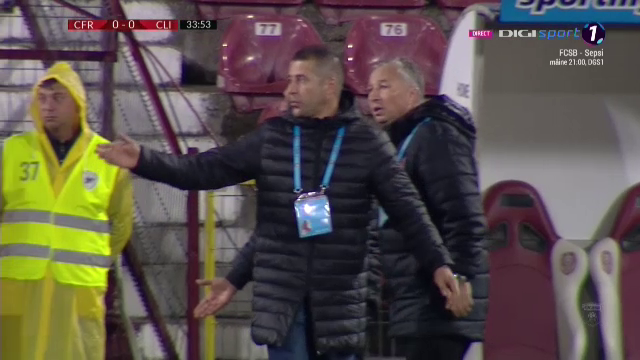 Au cerut DEGEABA penalty o repriza intreaga, Petrescu a INNEBUNIT pe banca! CFR, proteste in GOL! CFR a primit 11 metri in repriza a doua_10