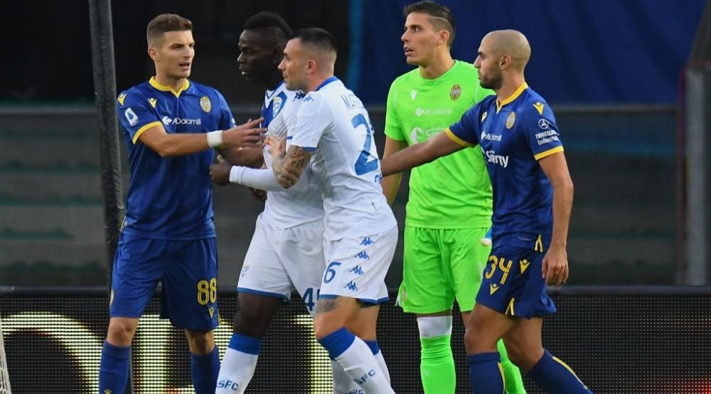 BALOTELLI A SUTAT INSPRE FANII CARE IL FACEAU MAIMUTA si a iesit din teren!!! CUTREMUR in Serie A