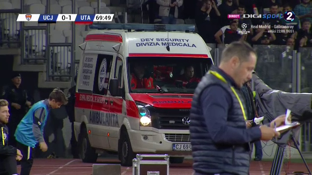 S-au temut de o tragedie! A ramas LAT dupa un fault, apoi a reluat jocul si s-a prabusit a doua oara: 