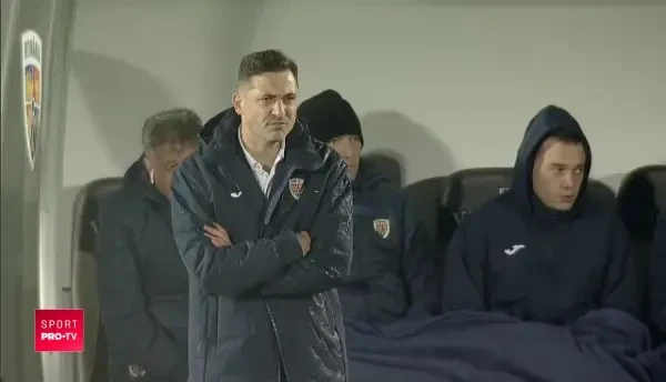 Tactica Gigi la Romania U21! Telefonul a sunat din nou pe banca lui Radoi! Indicatii din tribuna pentru secundul selectionerului