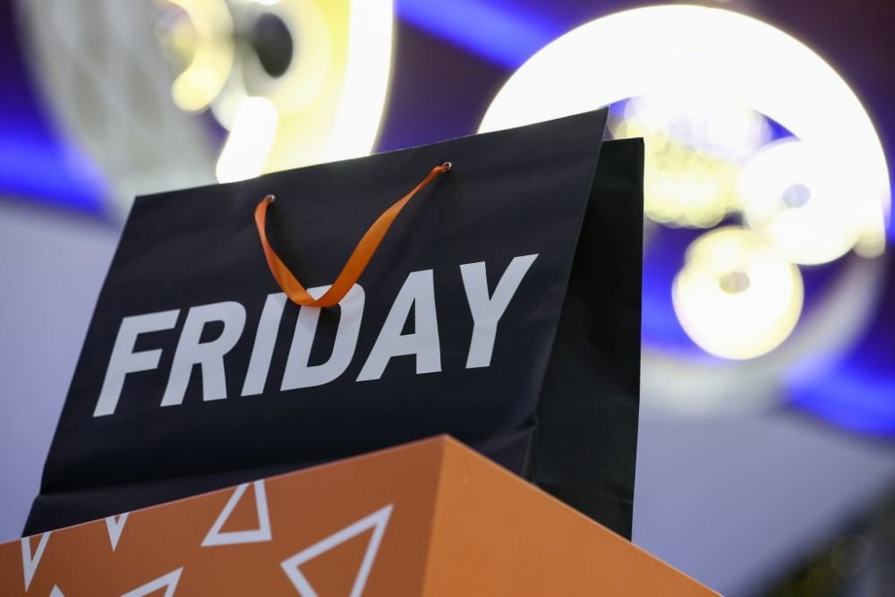 BLACK FRIDAY 2019 | Fotografiile sunt cel mai bun mod de a imortaliza momente frumoase! eMAG vine cu OFERTE SENZATIONALE la aparatele foto