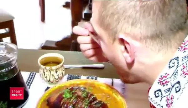 Mesele copioase l-au facut knock-out pe Morosanu, iar Moartea din Carpati se lupta cu kilogramele in plus. Morosanu se retrage la anul