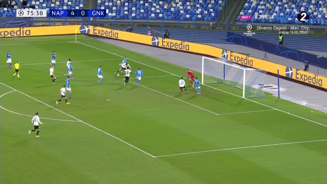 Si-a UMILIT adversarul! Ianis Hagi, faza serii pentru Genk la Napoli! E incredibil ce se intampla dupa ce ii da mingea printre picioare lui Manolas_2