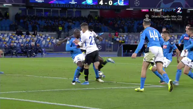 Si-a UMILIT adversarul! Ianis Hagi, faza serii pentru Genk la Napoli! E incredibil ce se intampla dupa ce ii da mingea printre picioare lui Manolas_7