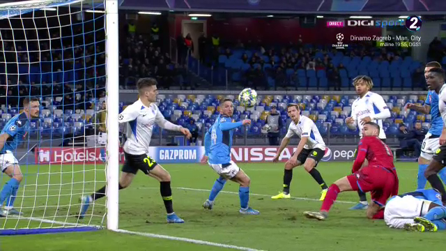 Si-a UMILIT adversarul! Ianis Hagi, faza serii pentru Genk la Napoli! E incredibil ce se intampla dupa ce ii da mingea printre picioare lui Manolas_9