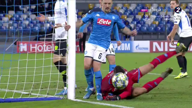 Si-a UMILIT adversarul! Ianis Hagi, faza serii pentru Genk la Napoli! E incredibil ce se intampla dupa ce ii da mingea printre picioare lui Manolas_11