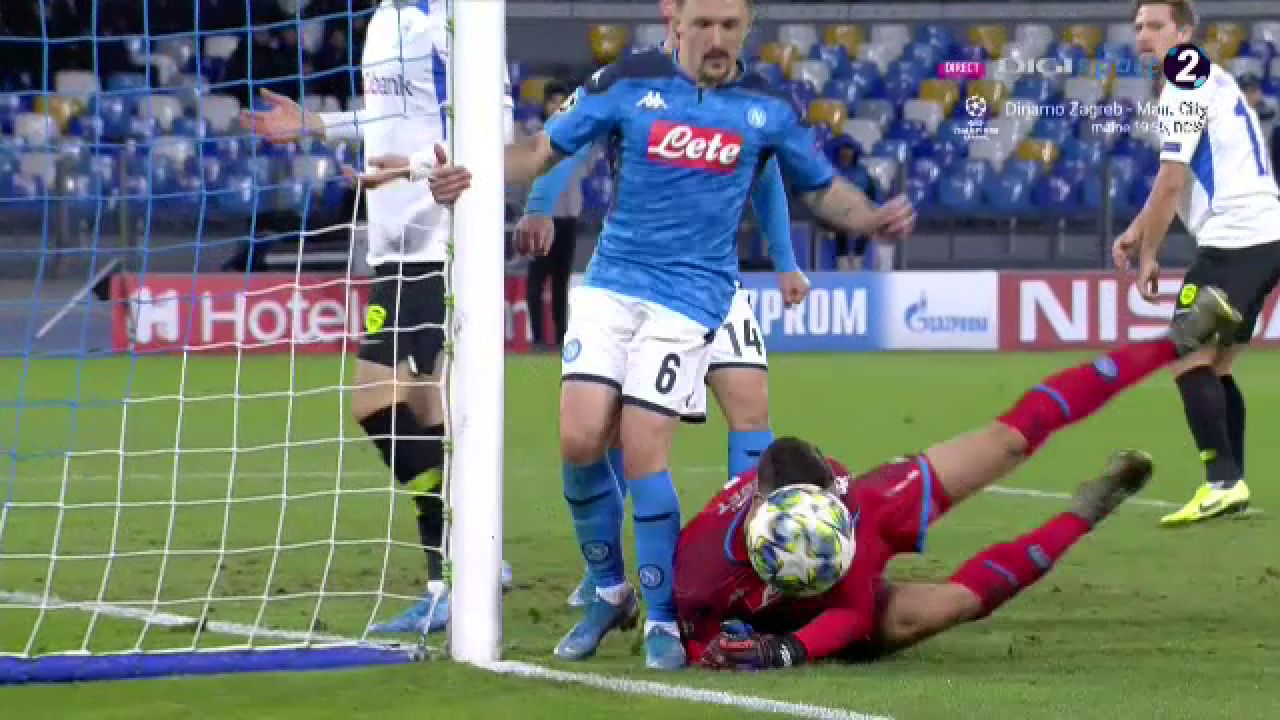 Si-a UMILIT adversarul! Ianis Hagi, faza serii pentru Genk la Napoli! E incredibil ce se intampla dupa ce ii da mingea printre picioare lui Manolas_11