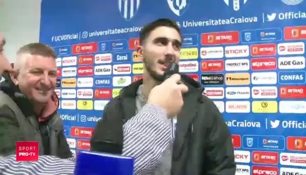 VIDEO | MOMENT UNIC la Craiova: iar ajungem pe primele pagini in Europa! Cine a venit sa-i ia interviu lui Ivan: Zi sincer, ati jucat prost?