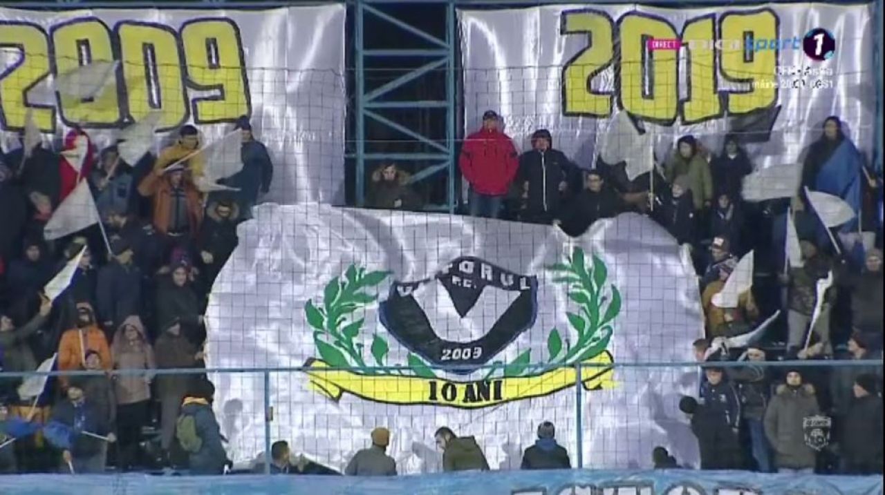 Coregrafie de ziua Viitorului! Echipa lui Hagi implineste 10 ani. Ce s-a intamplat in peluza_3