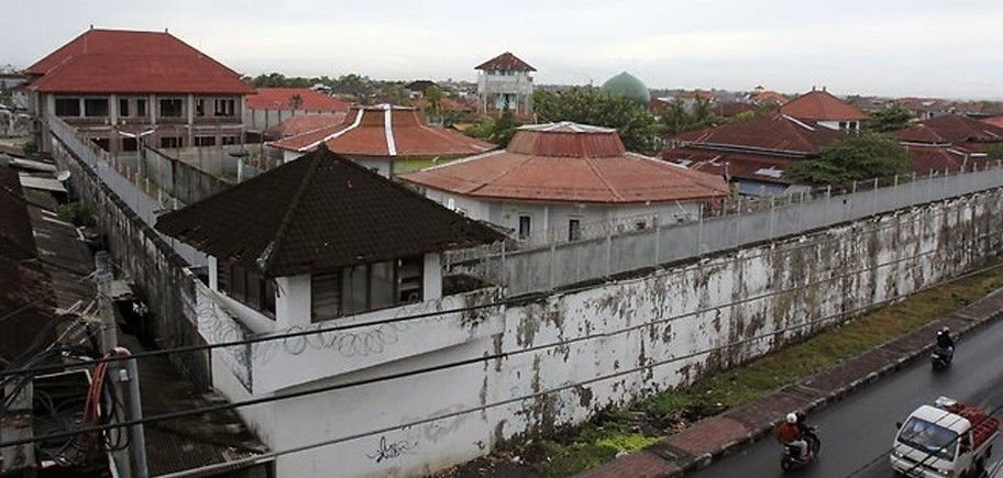Doi turisti pot ajunge in fata plutonului de executie. Ce greseala au facut pe aeroport