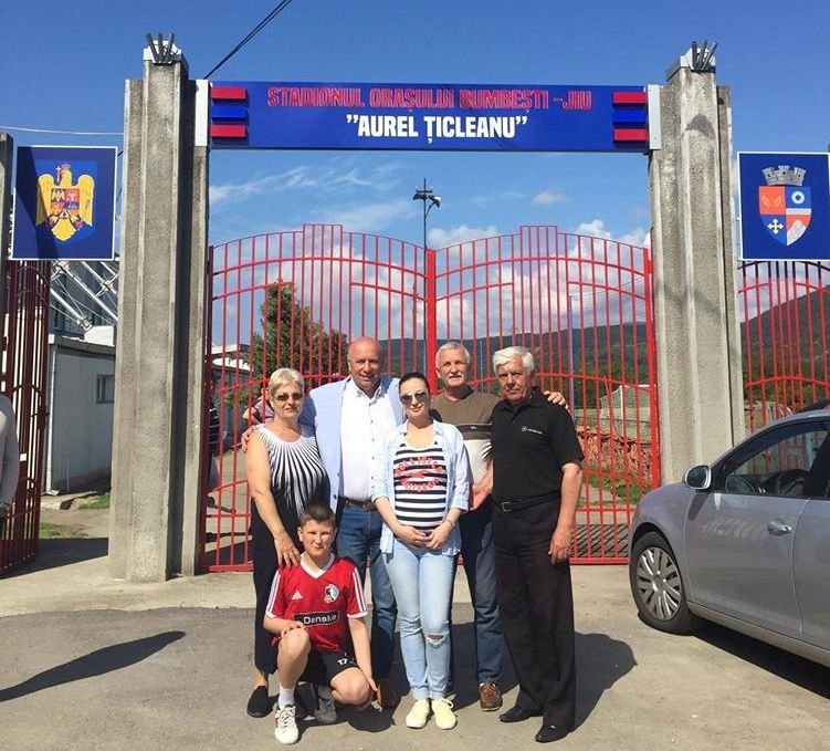 Un fost component al Craiovei Maxima are din acest an un stadion care ii poarta numele_6
